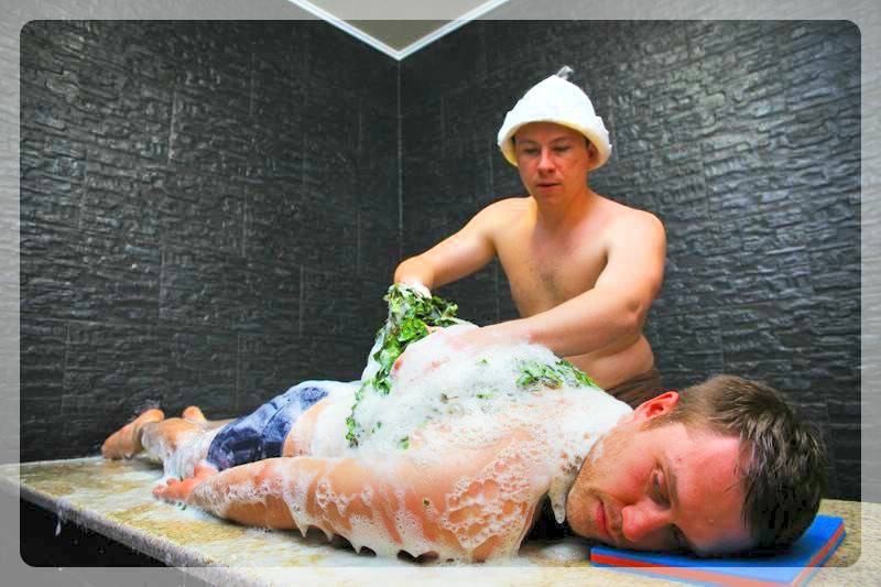 Мыльный массаж веником